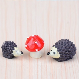 3Pc/Set Garden Moss Resin Crafts Artificial Mini Hedgehog Red Dot Mushroom Miniature Ornament Hedgehog Fairy Garden Home Decor